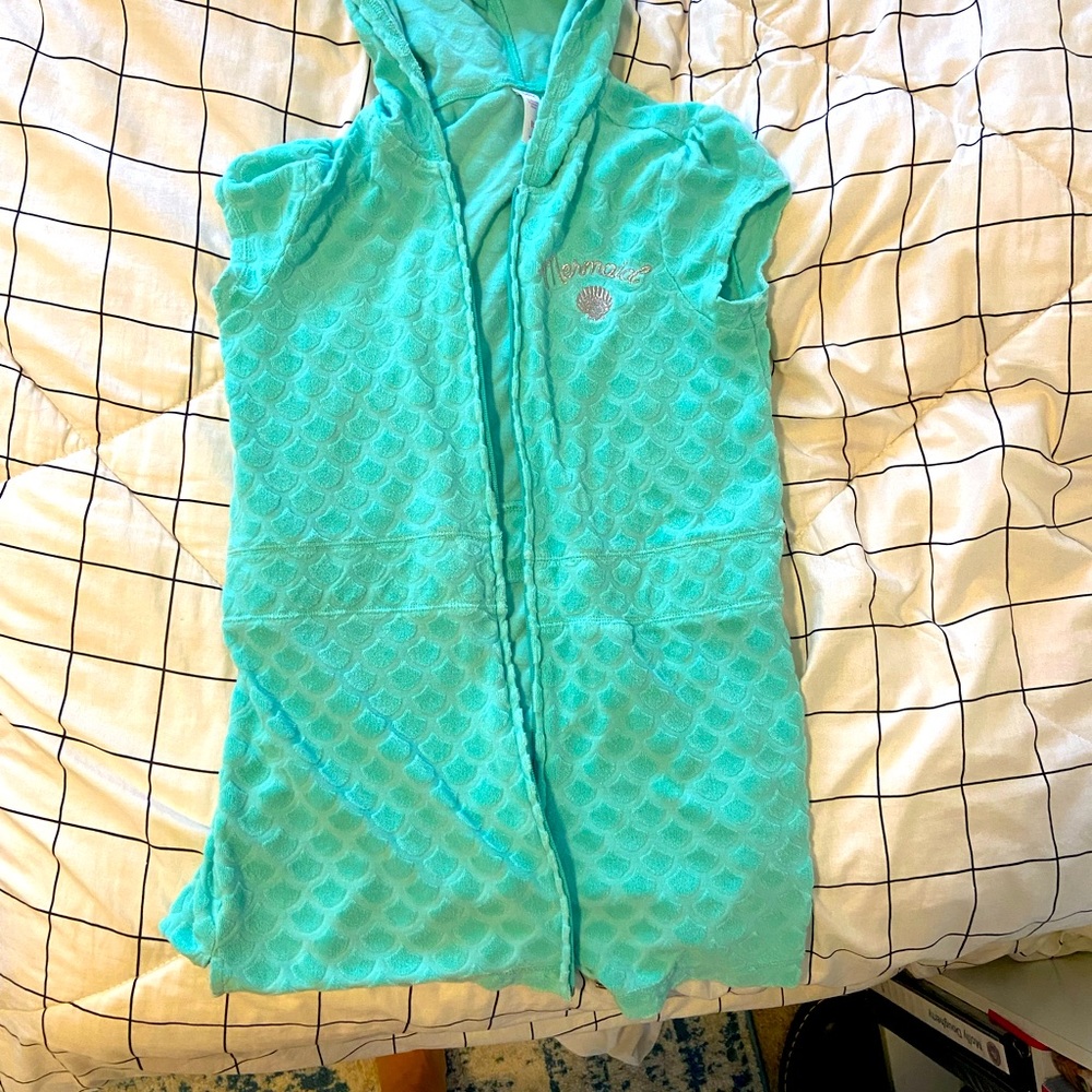 Justice sz  10 bathing suit cover-up
